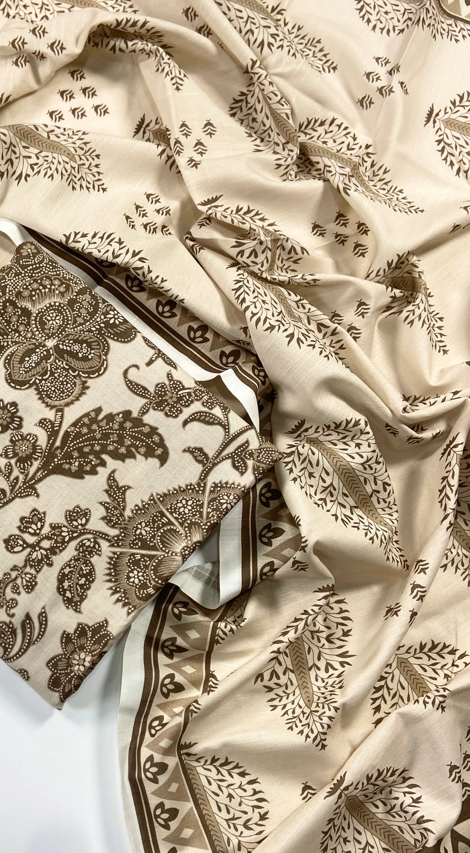 Abrish Exclusive Morroco Khaddar 3PC - Image 2