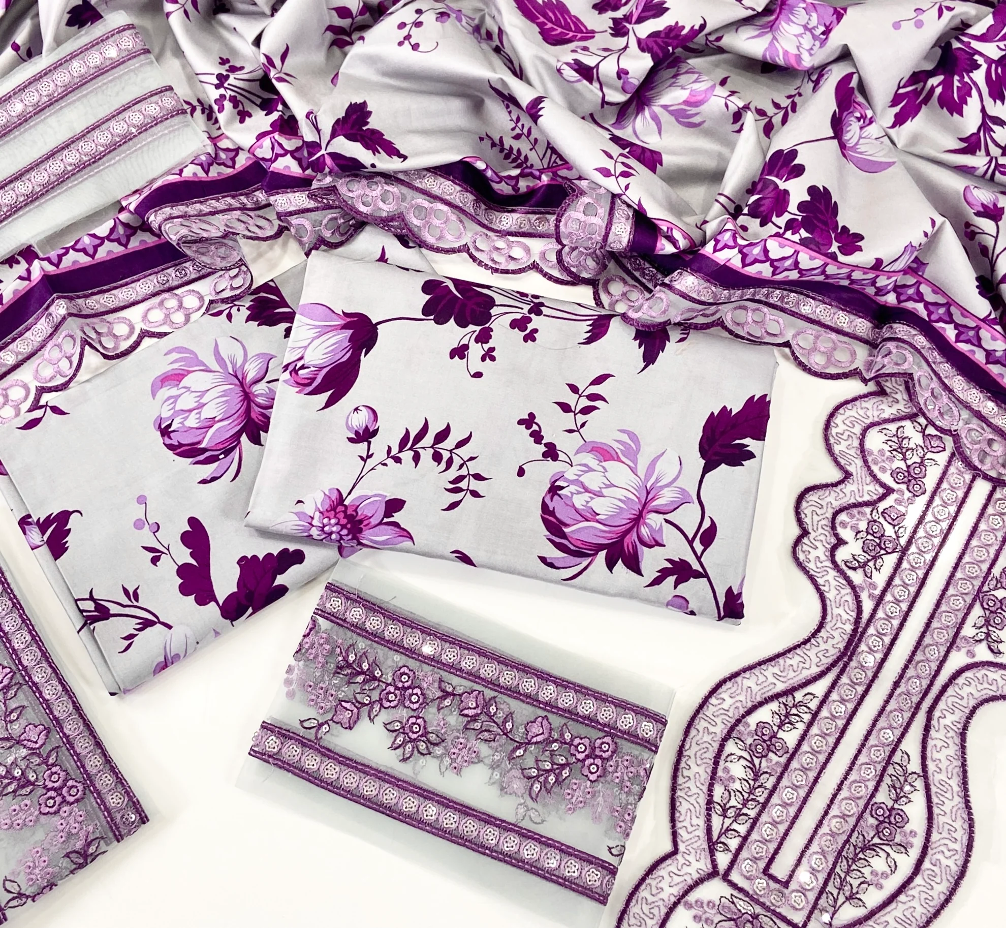 Aneelas Embroiderd & Digital Printed Lawn 3PC - Image 2