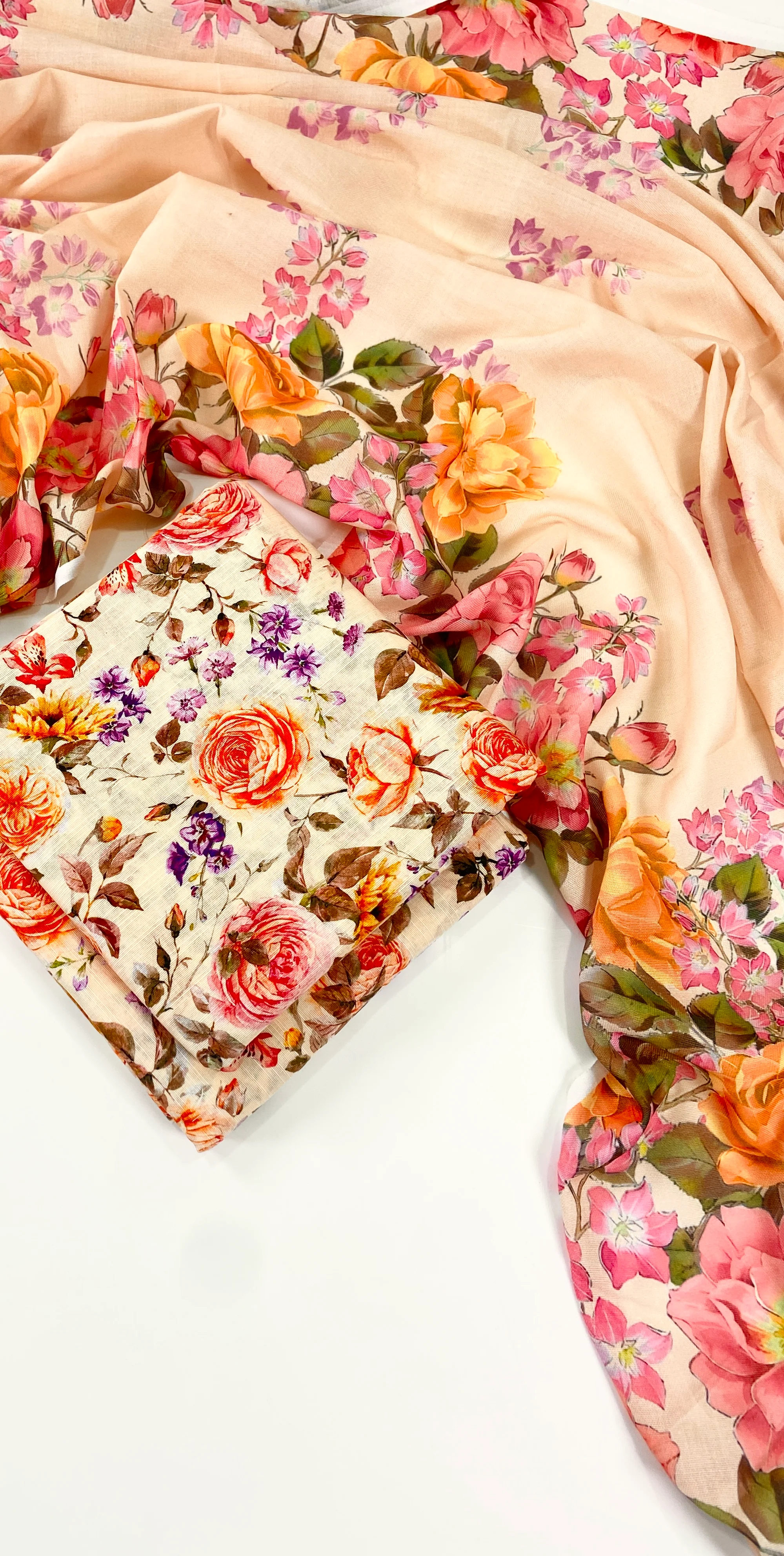 Bareeza Printed Khaddar 3PC - Image 2