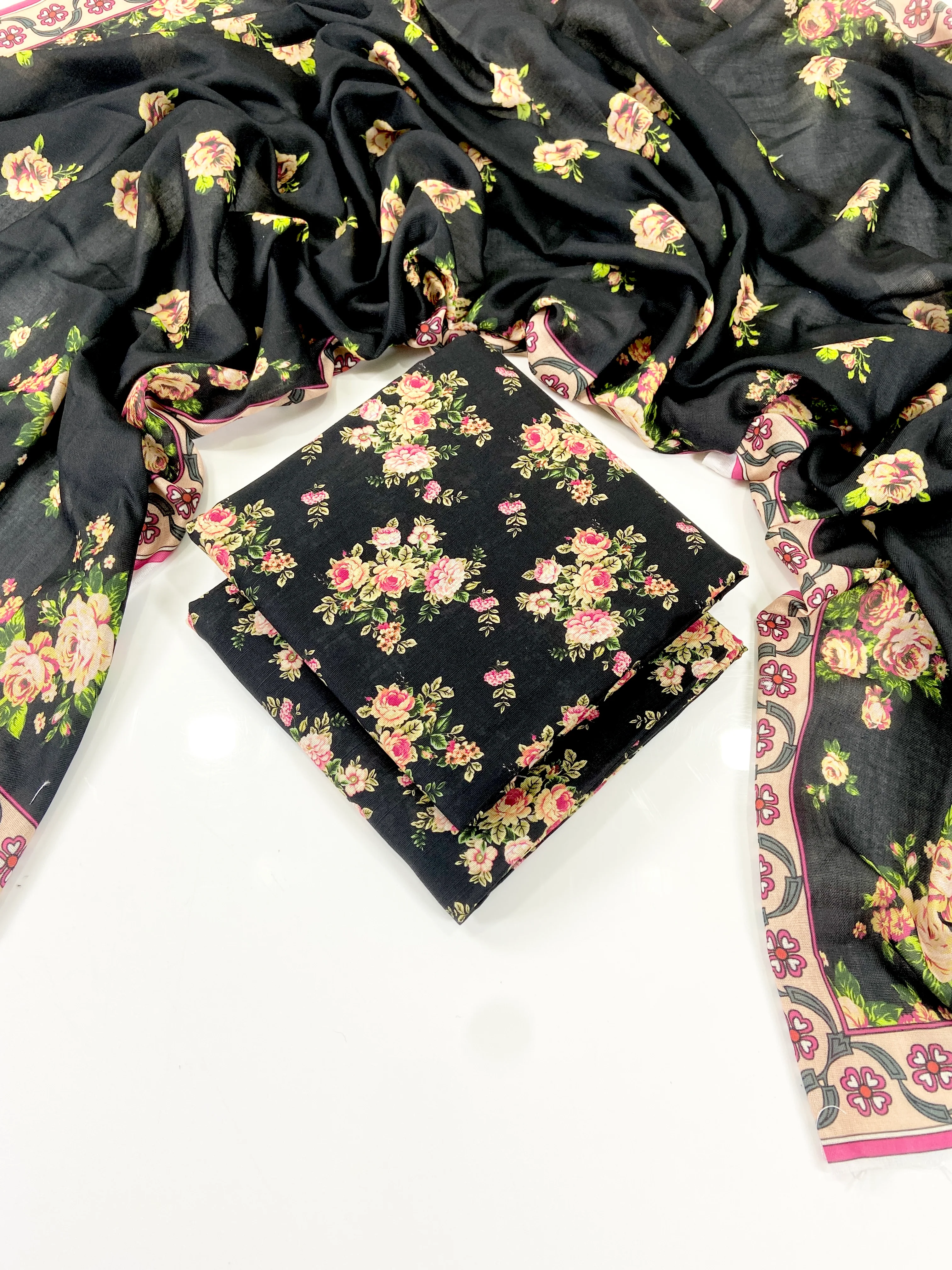 Bareeza Printed Khaddar 3PC - Image 3