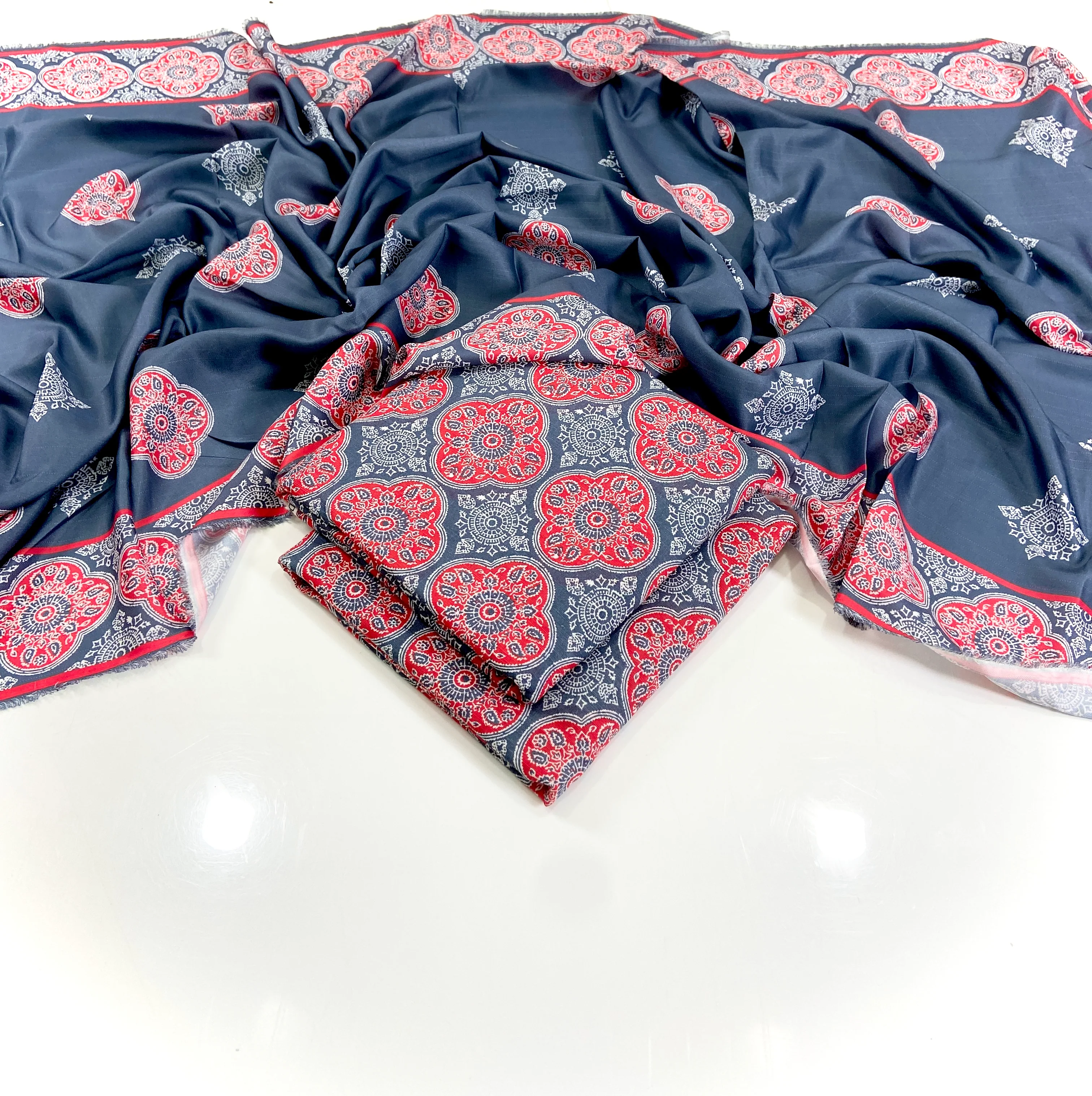 Bareeze Digital Printed Slub Khaddar 3PC - Image 2