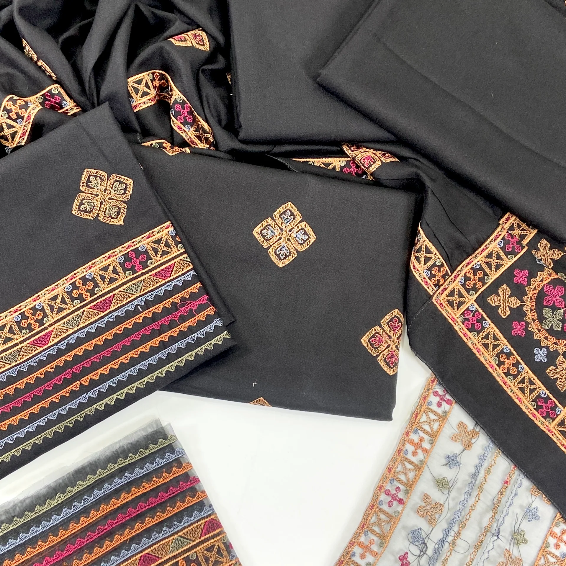 Bareeze Luxury Emb Dhanak Marina 3PC - Image 2