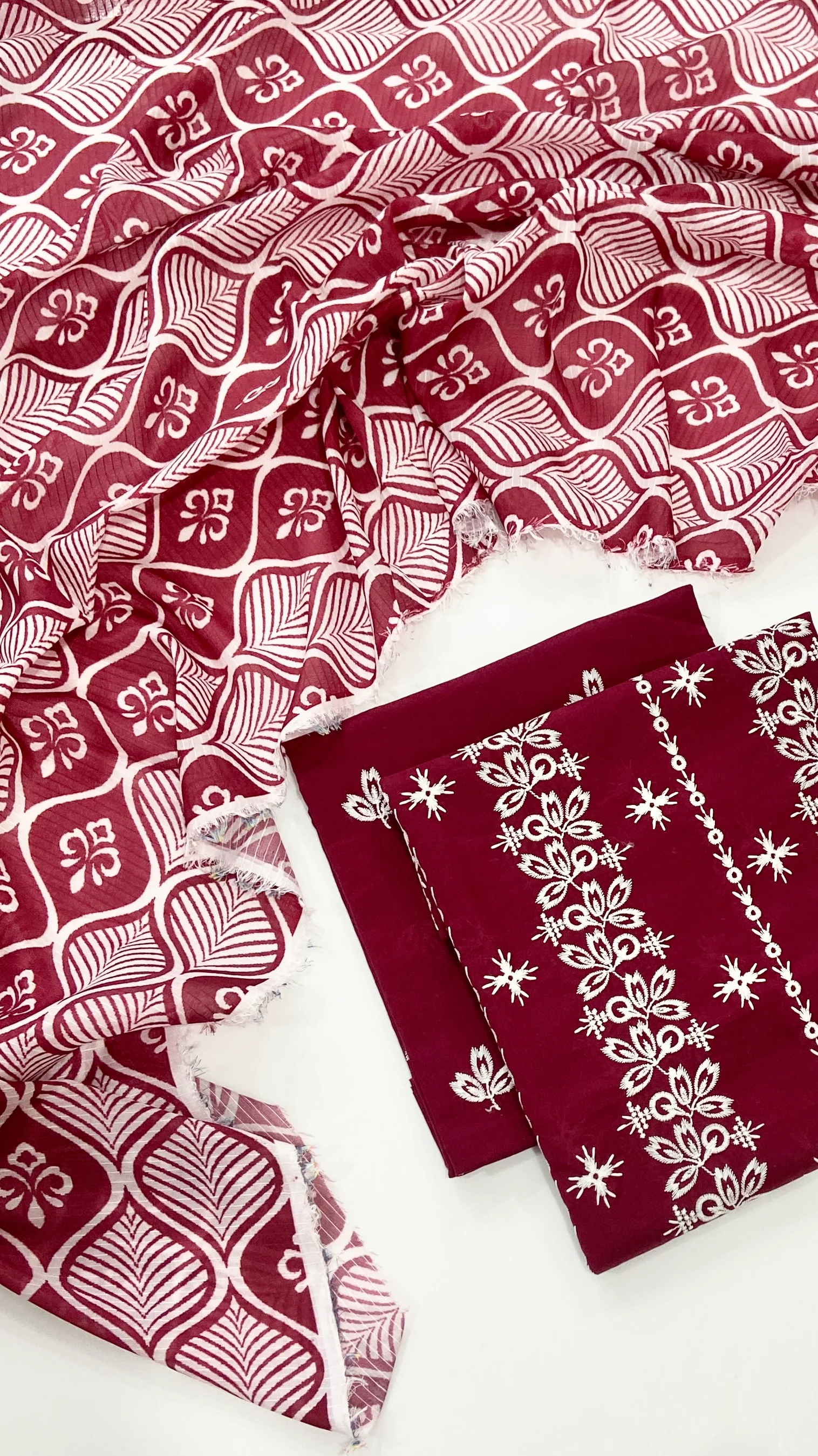 Charizma Plain Embroidered Lawn 2PC - Image 2