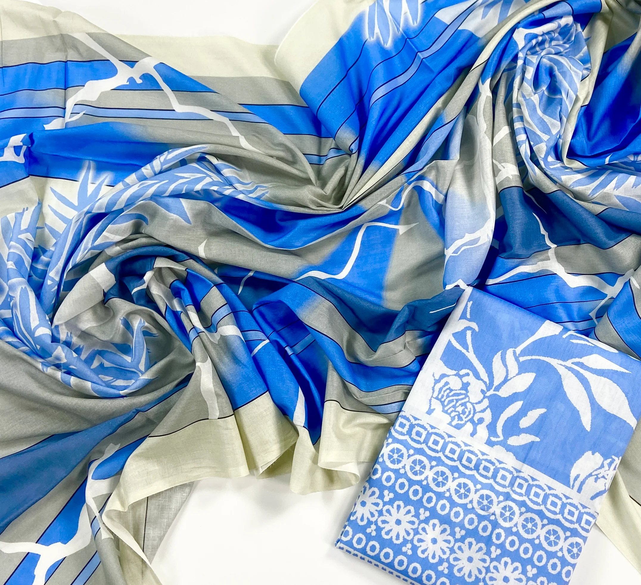 Edenrobe Digital Printed Lawn-2PC - Image 2