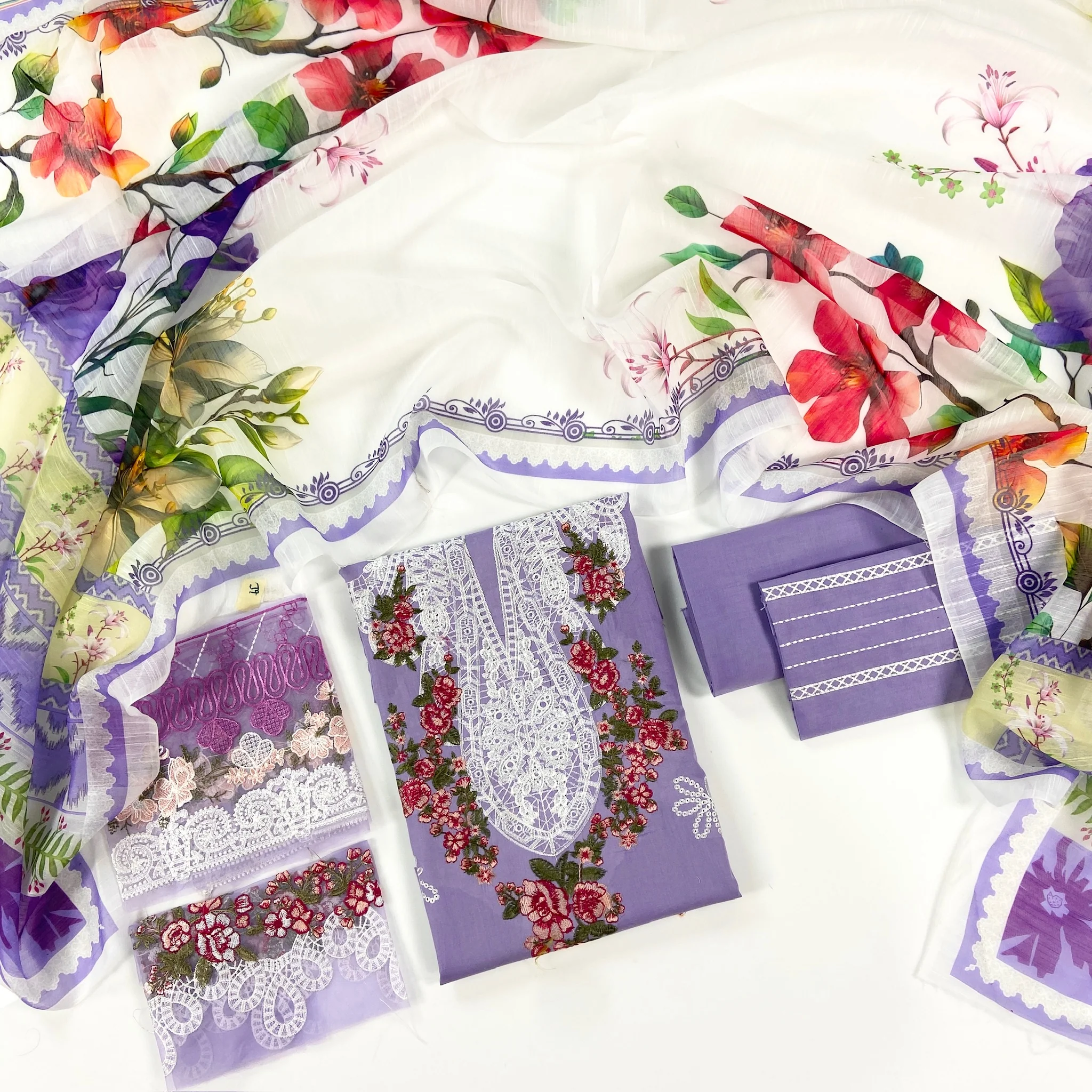 Elaf Luxury Embroidered Lawn 3PC - Image 2