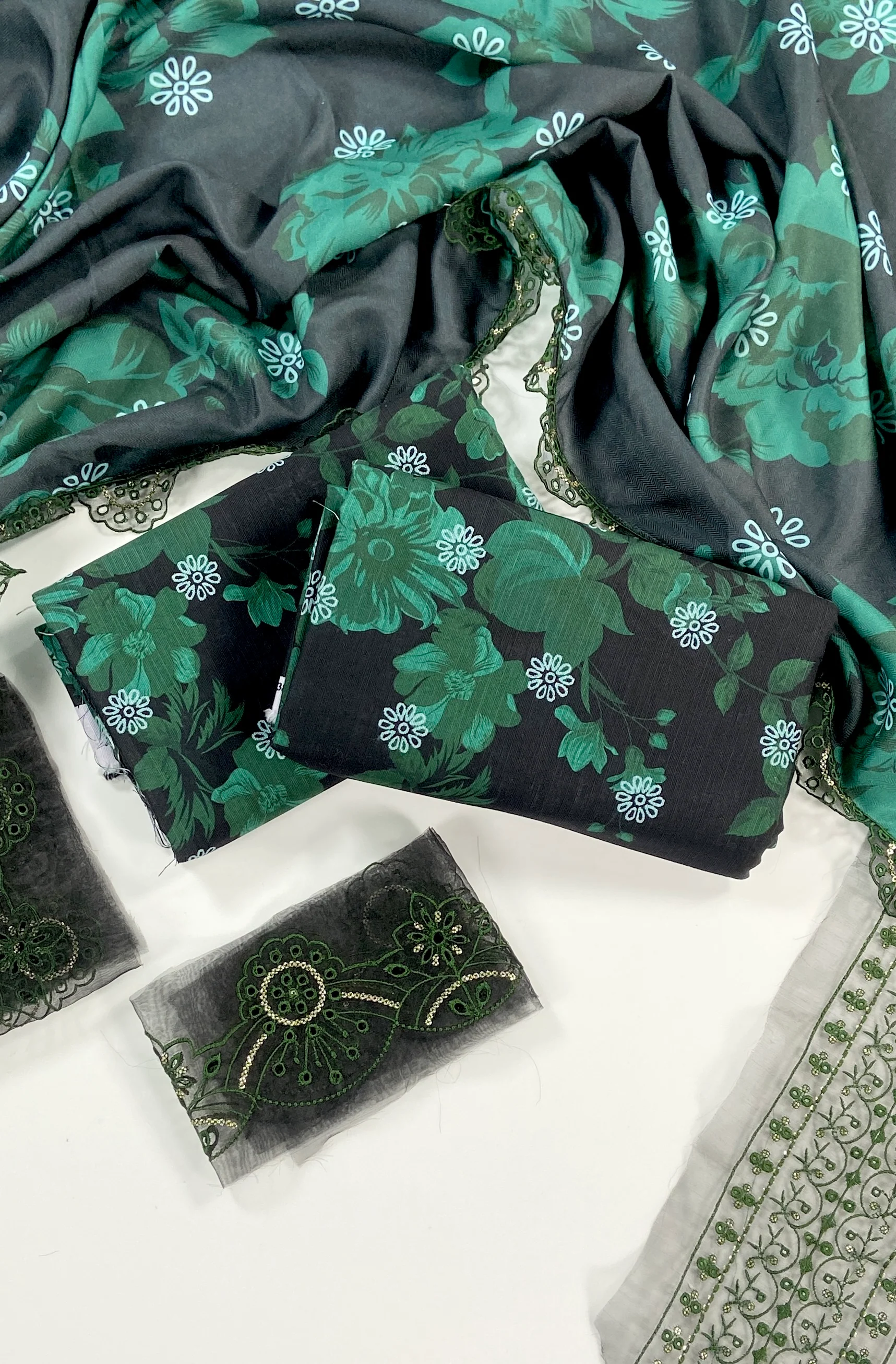 Baroque Printed Slub Khaddar With Emb Patches 3PC - Image 2