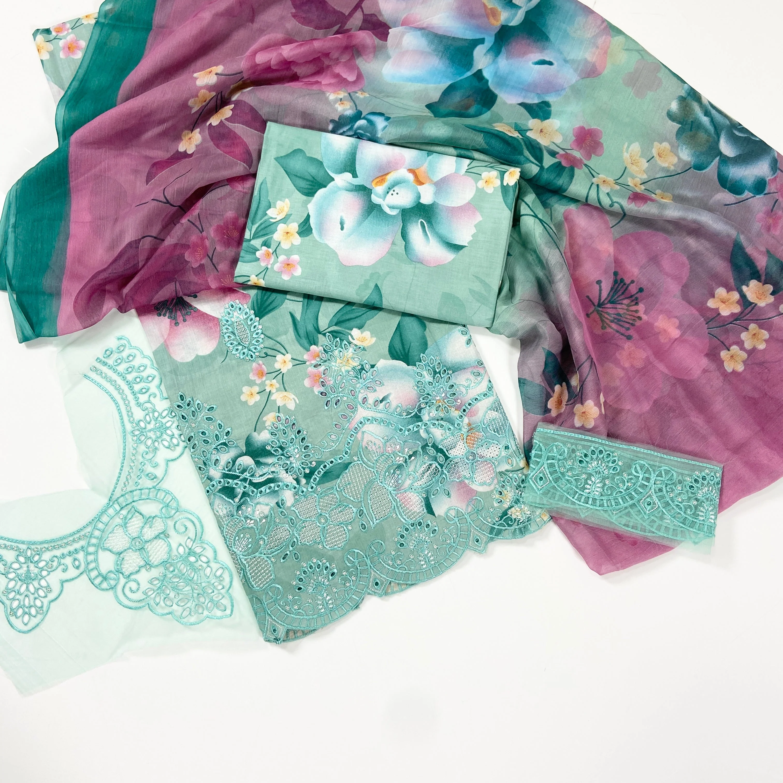 Iznik Emb Luxury Lawn-3PC - Image 2