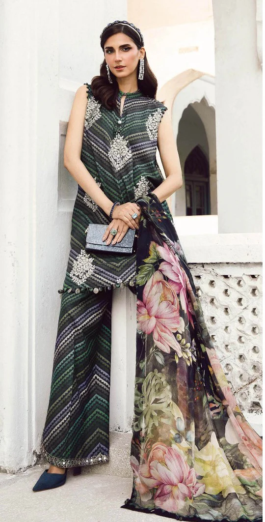 Maria B Embroiderd & Digital Printed Lawn 3PC - Image 4