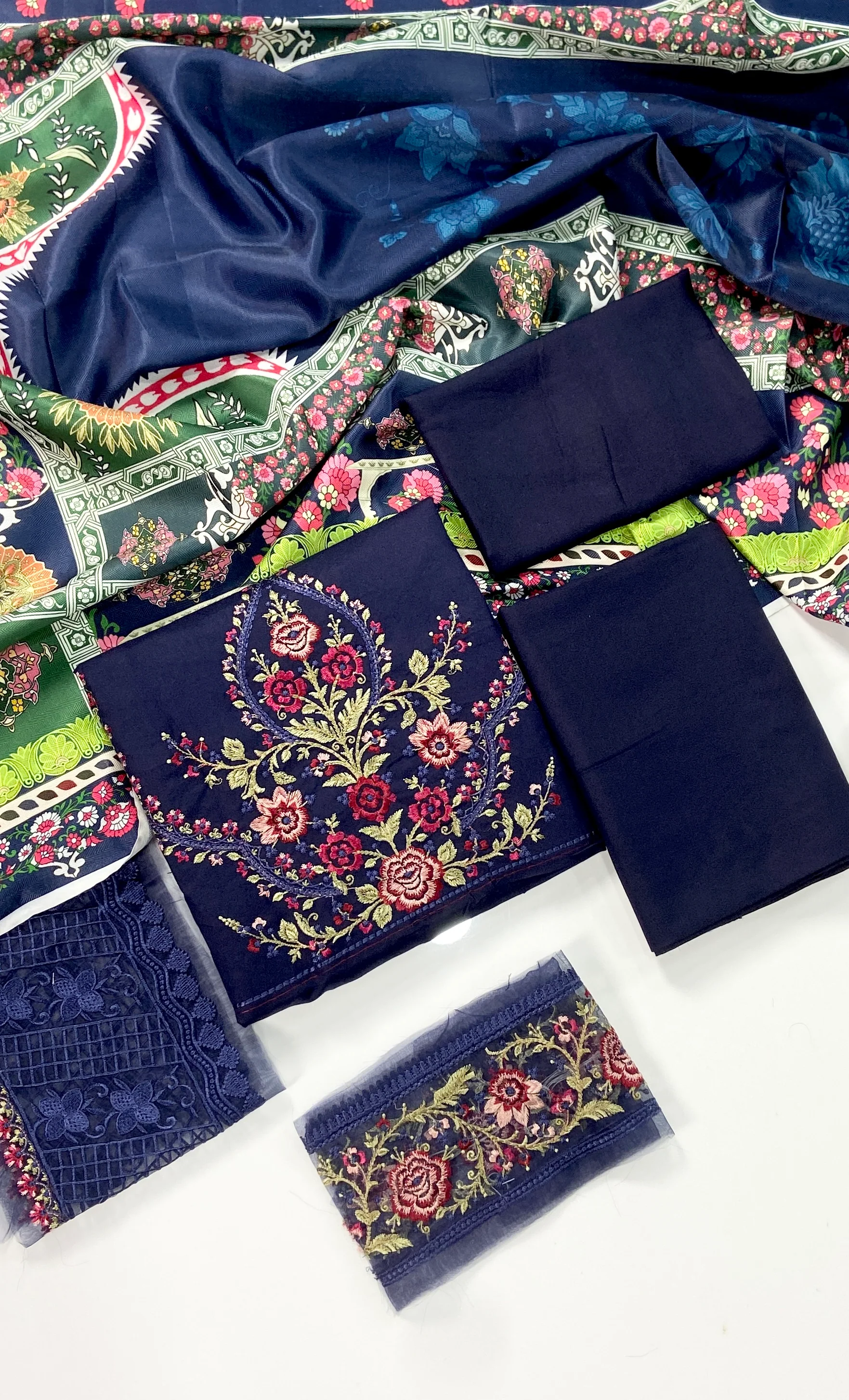 Maria B Luxury Emb Dhanak 3PC - Image 2