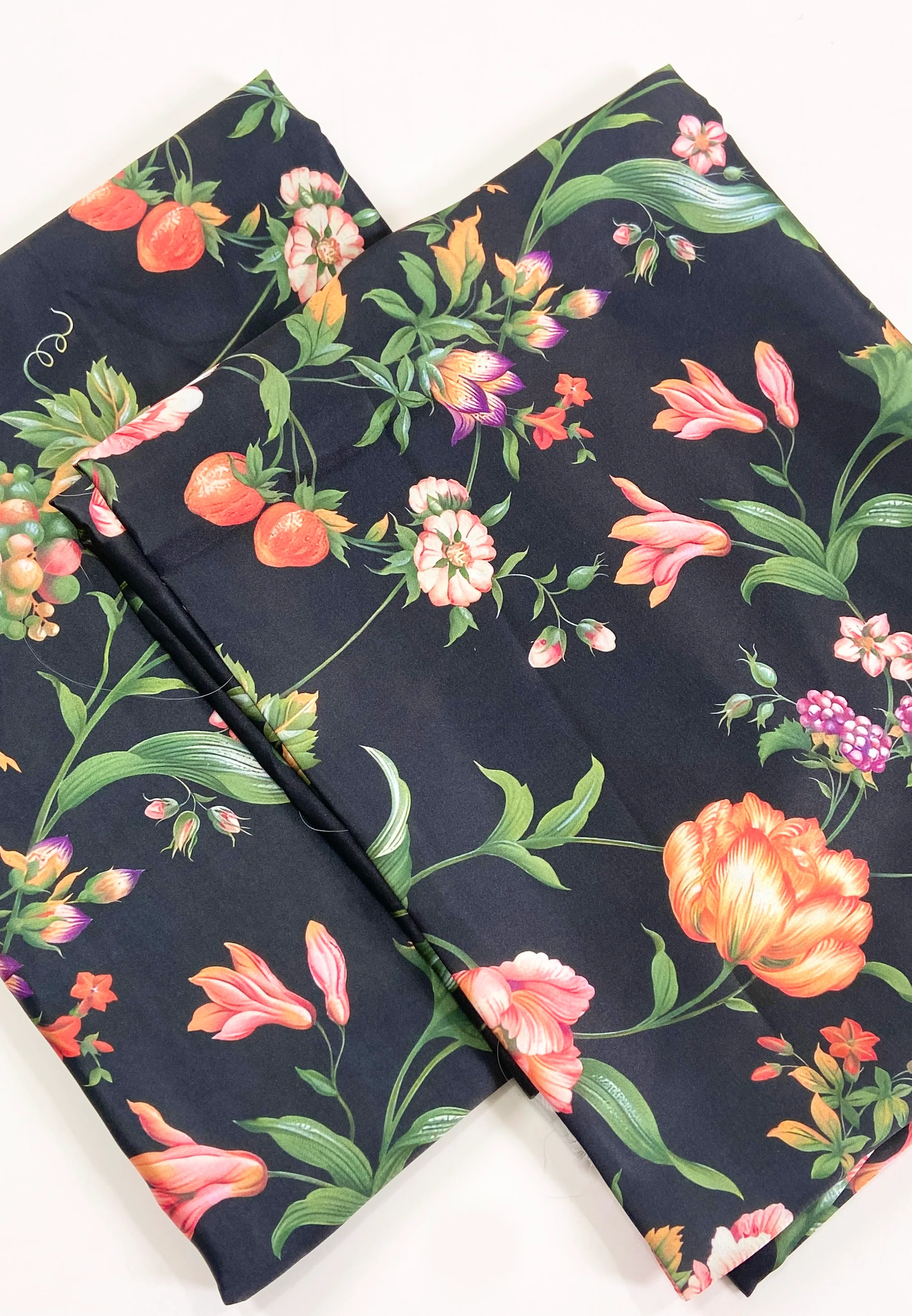 Maria B Printed Silk 2-PC - Image 2