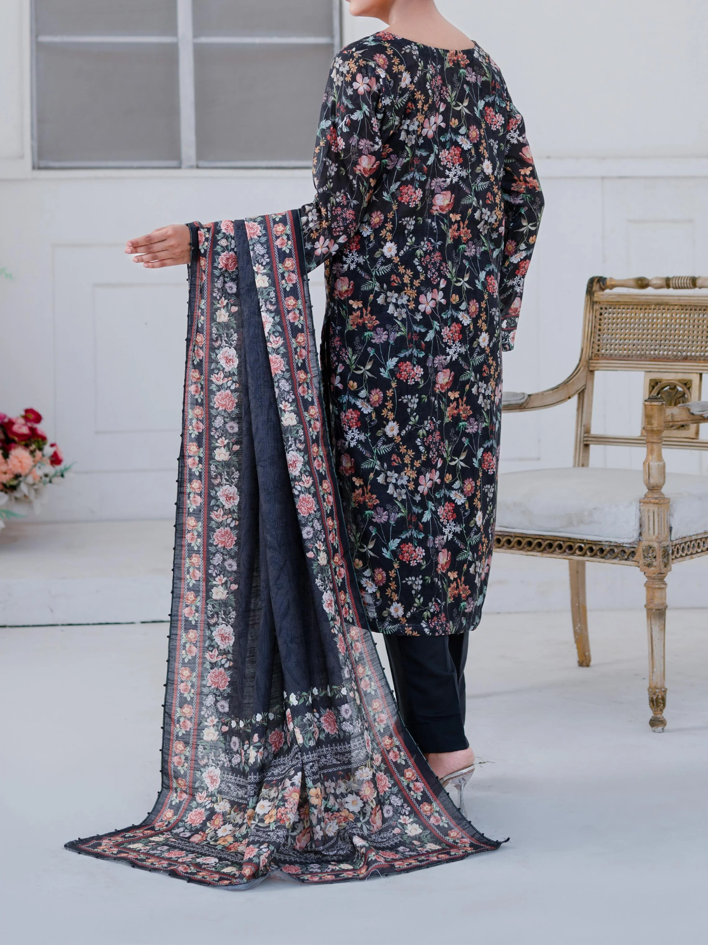 Mawra Essential Printed Khaddar 3PC - Image 2