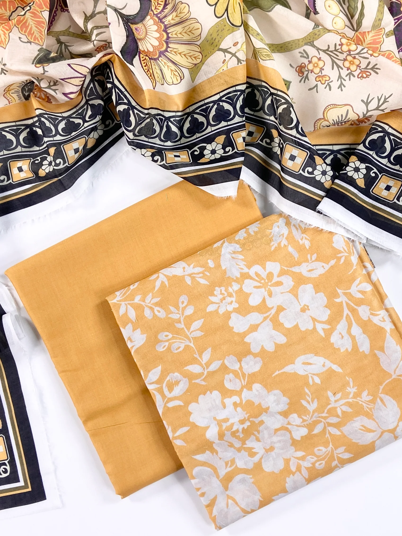 Mashaim Digital Printed Lawn 3PC - Image 2