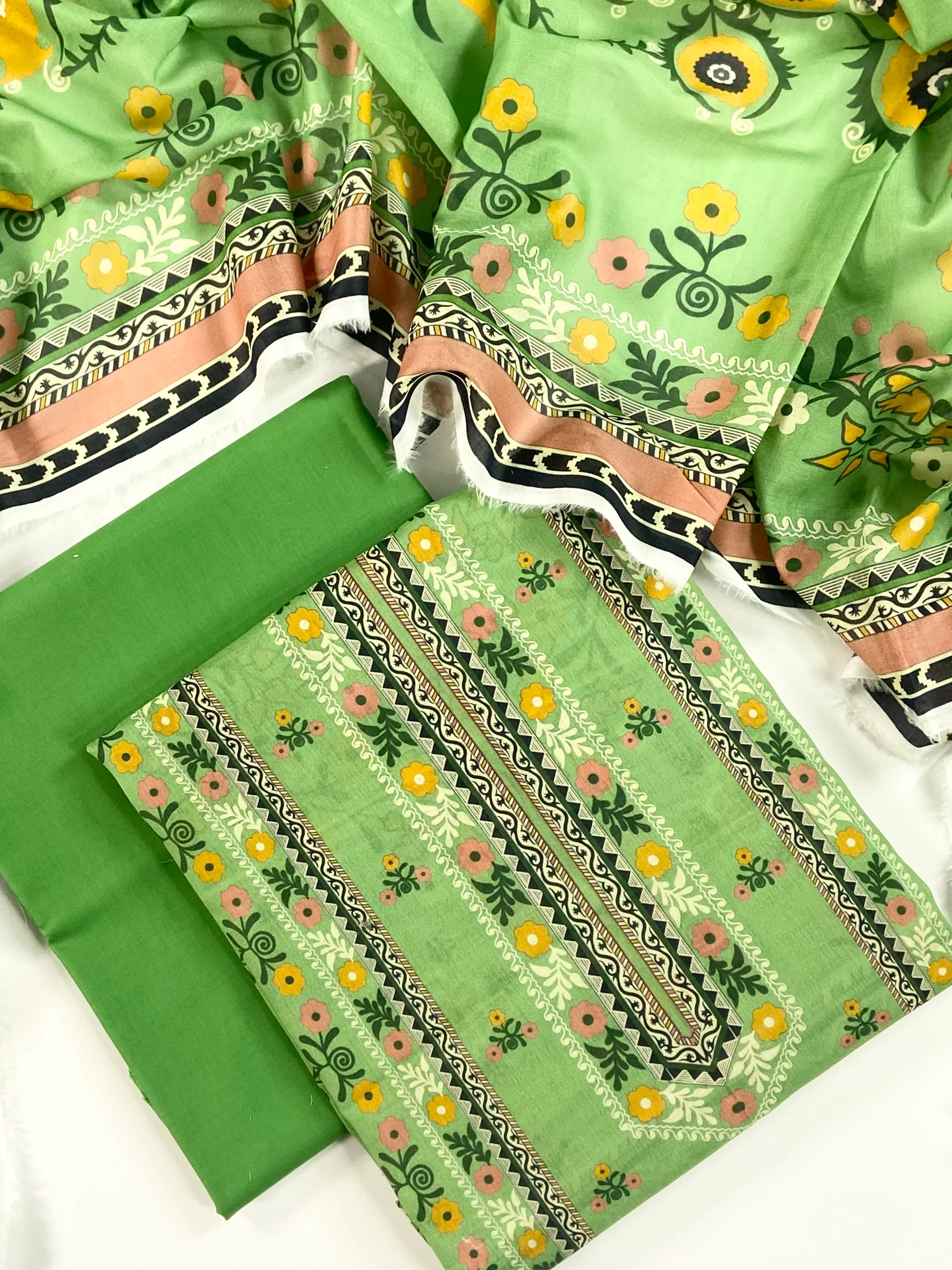 Mashaim Digital Printed Lawn 3PC - Image 2