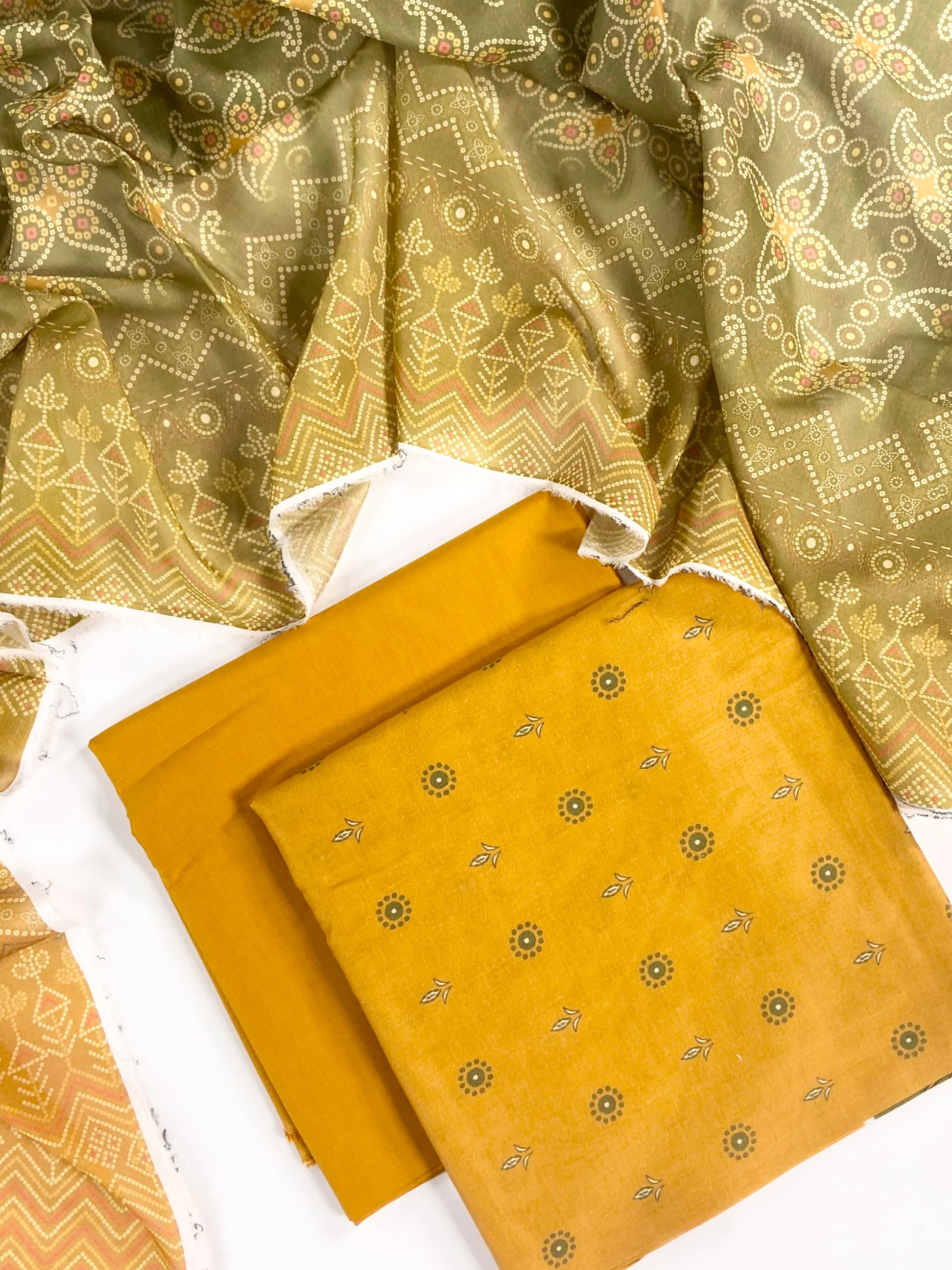 Mashaim Digital Printed Lawn 3PC - Image 2