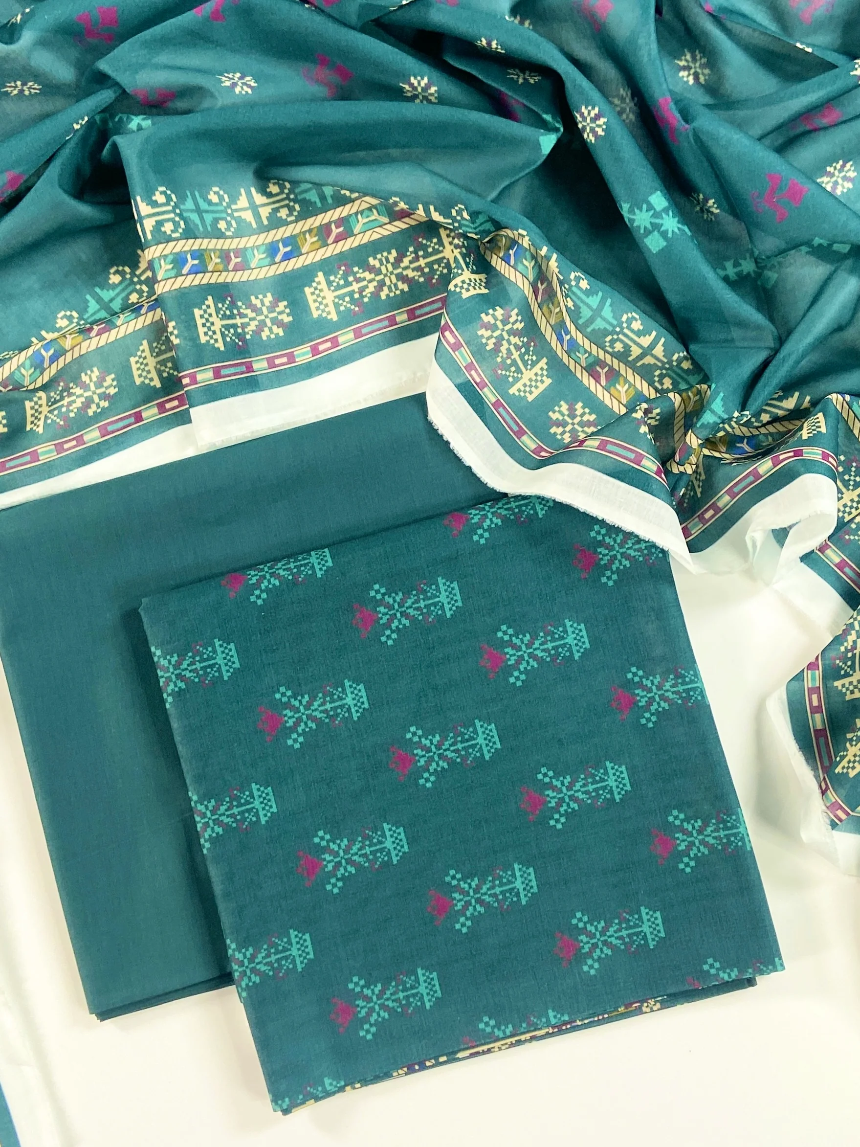 Mashaim Digital Printed Lawn 3PC - Image 2