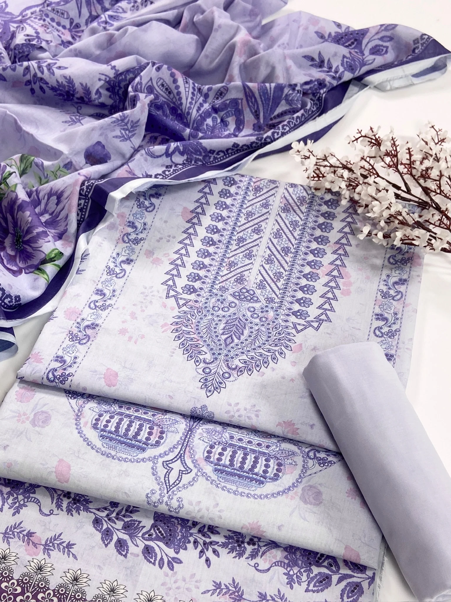 Mashaim Digital Printed Lawn 3PC - Image 2