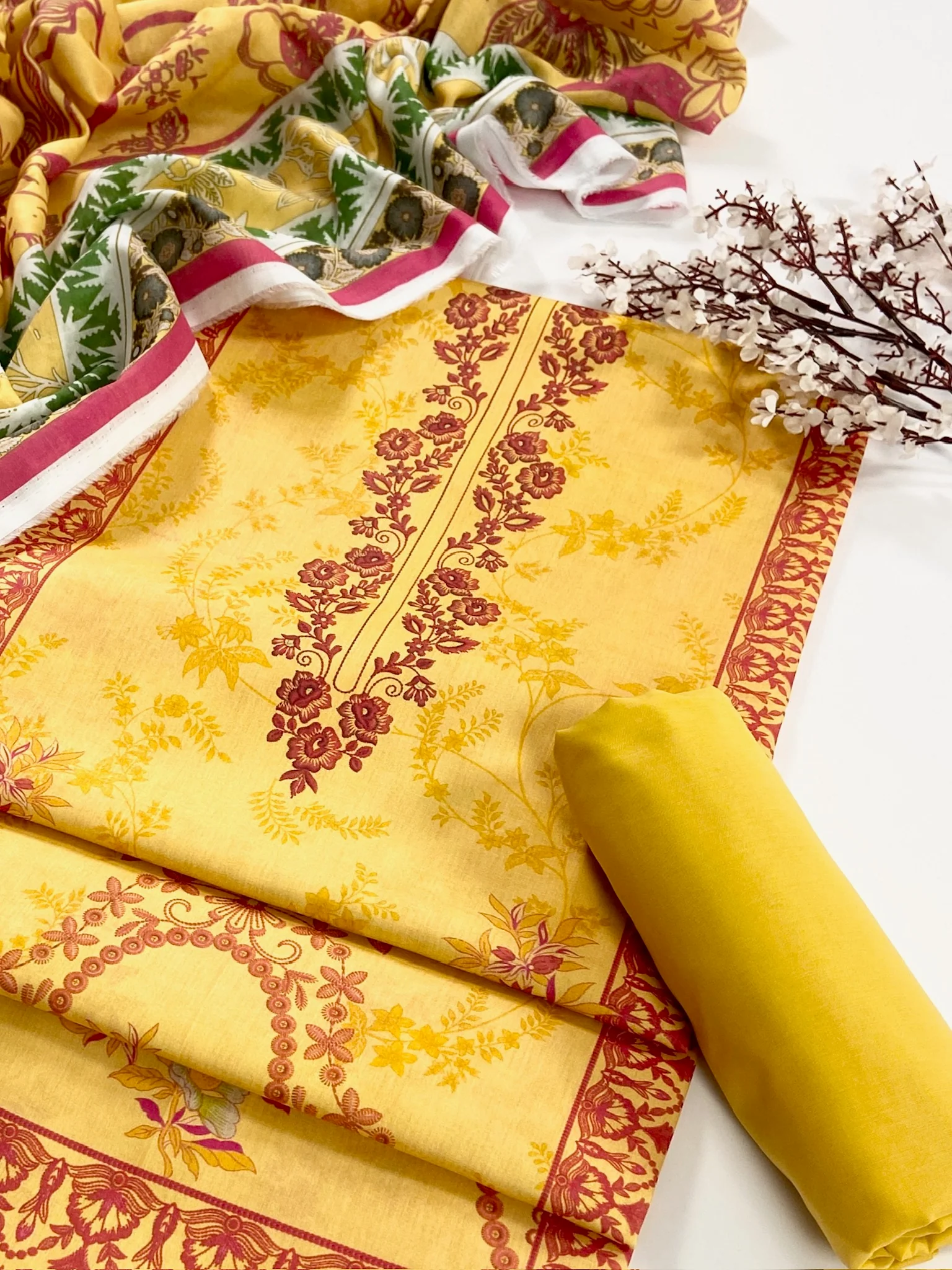 Mashaim Digital Printed Lawn 3PC - Image 2