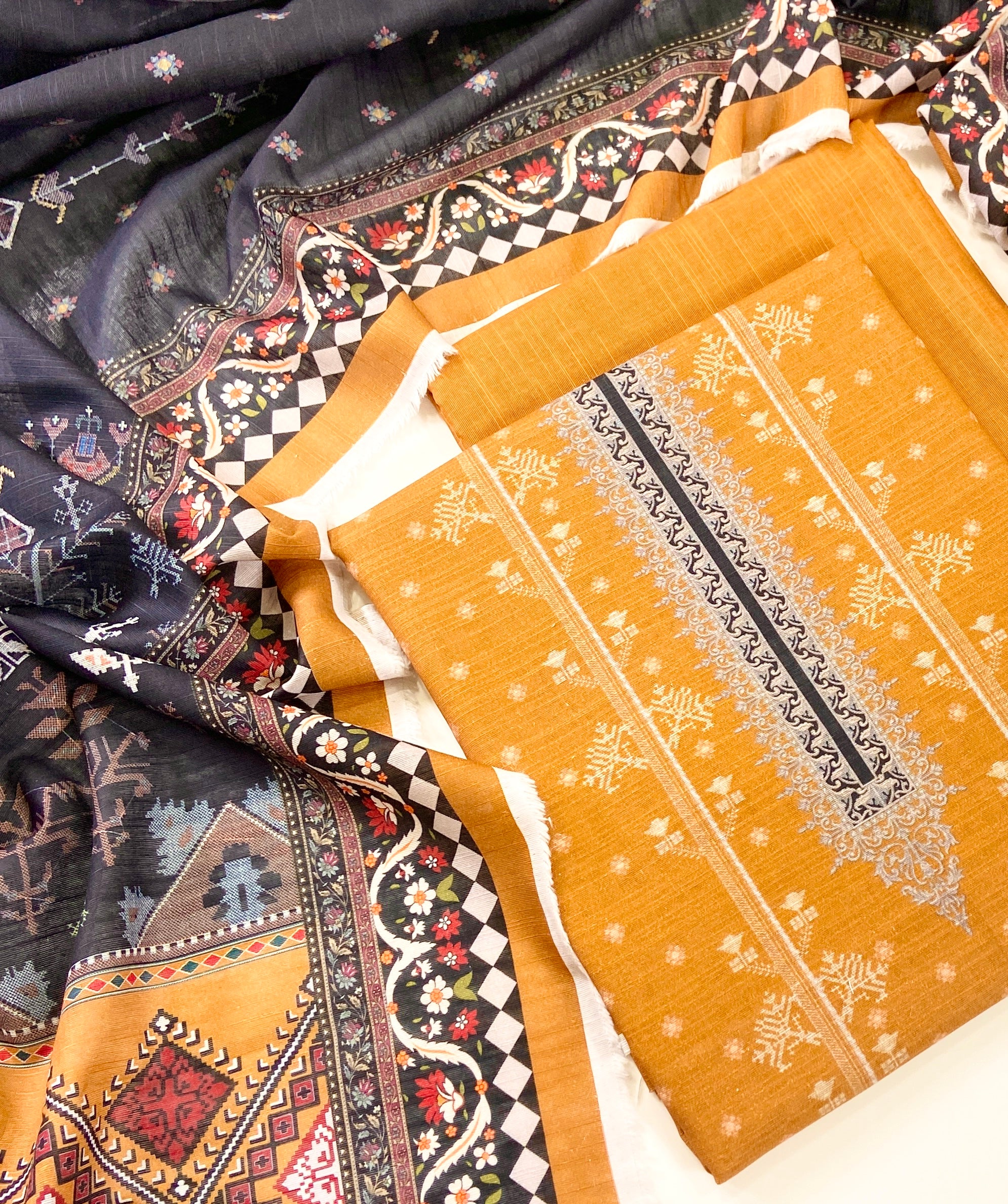 Mausummery Digital Printed Khaddar 3PC - Image 2