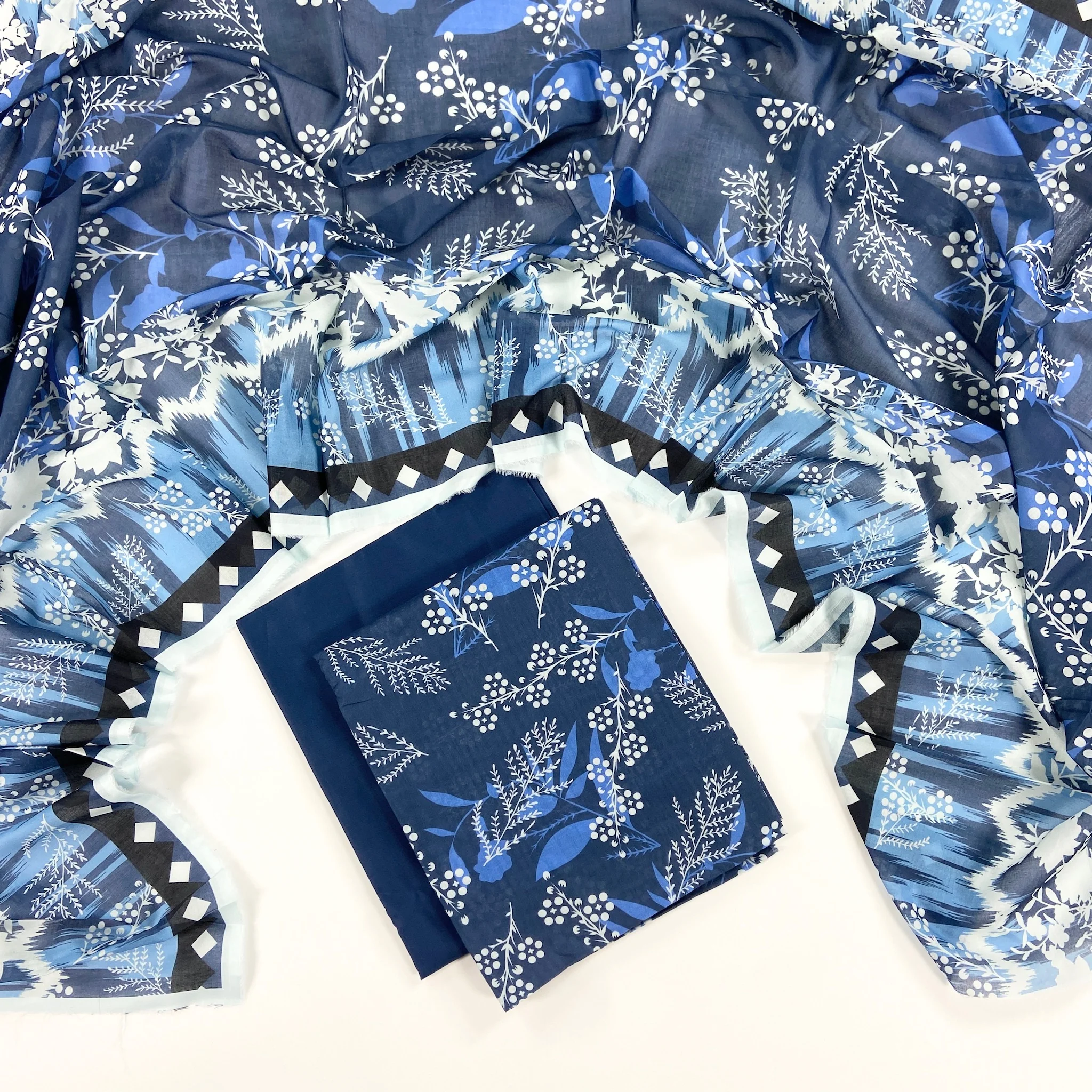 Nishat Digital Printed Lawn 3PC