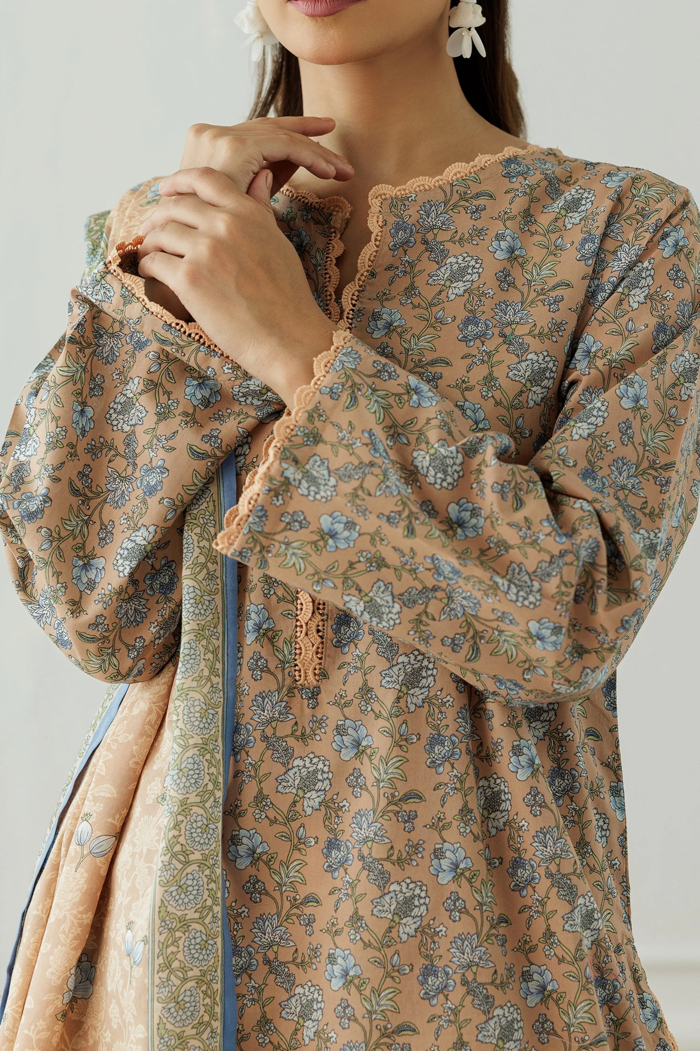 Orient Digital Printed Lawn 3PC - Image 2
