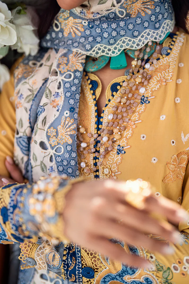 QalamKar Luxury Lawn | 3PC - Image 7