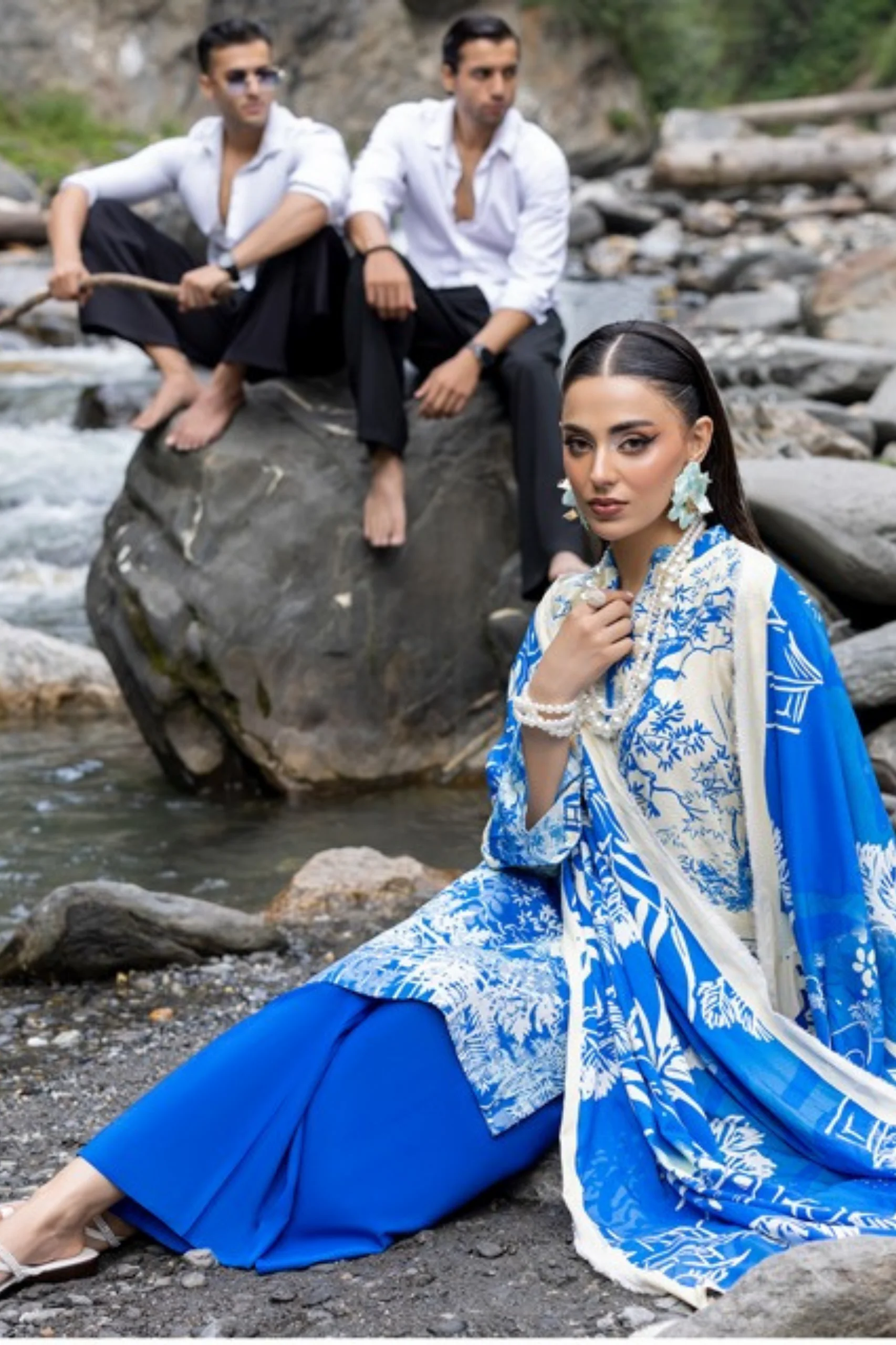 Rang-E-Gul By Paltar Printed Viscose 3PC - Image 4