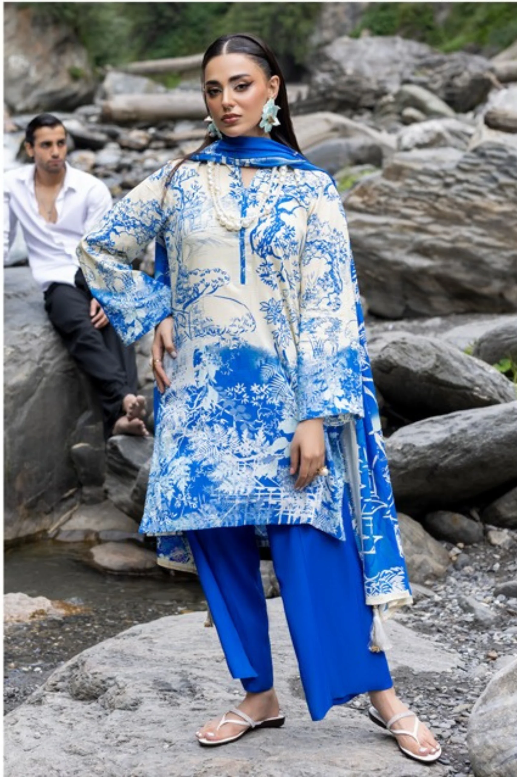 Rang-E-Gul By Paltar Printed Viscose 3PC - Image 5