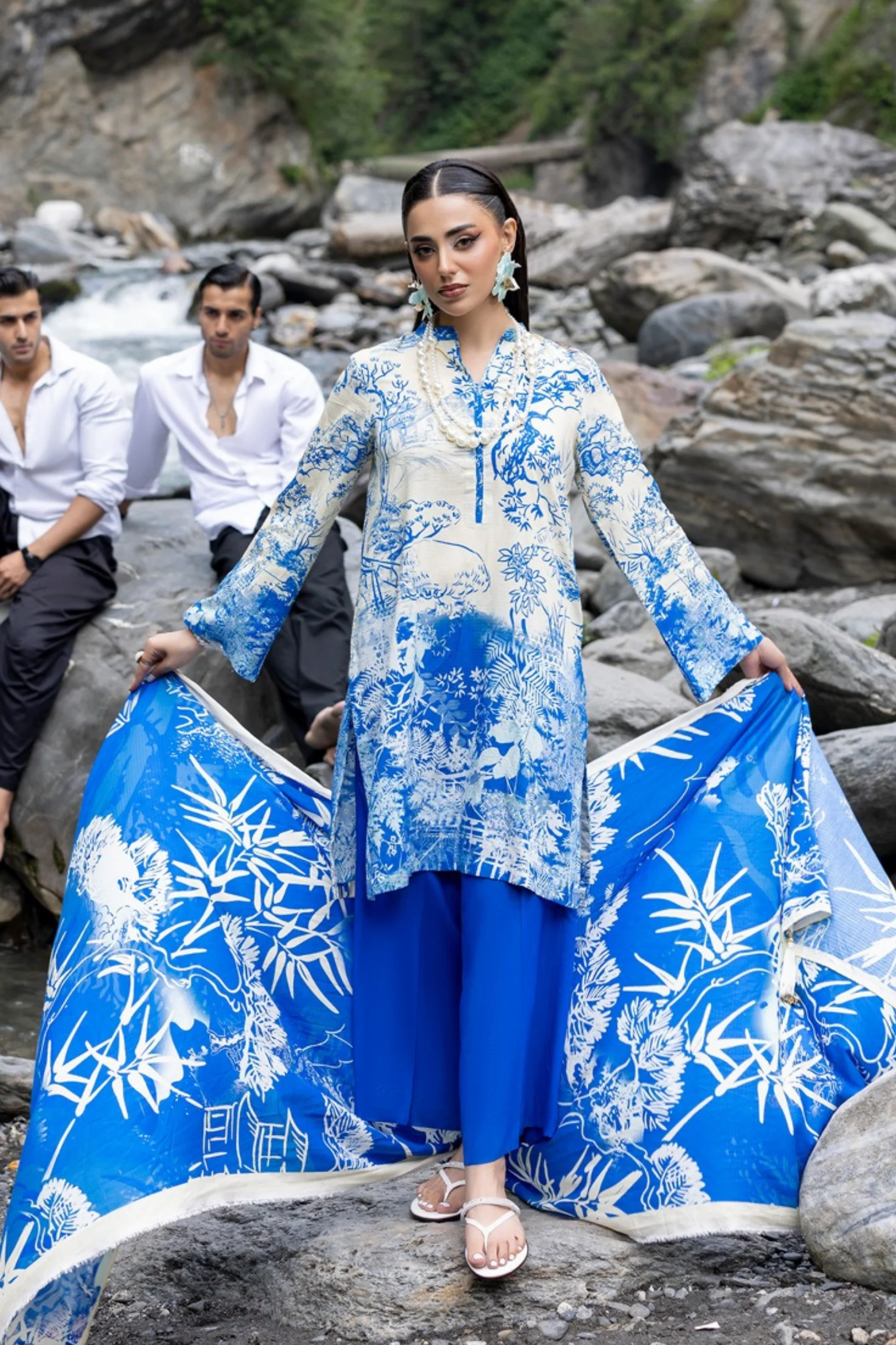 Rang-E-Gul By Paltar Printed Viscose 3PC - Image 7