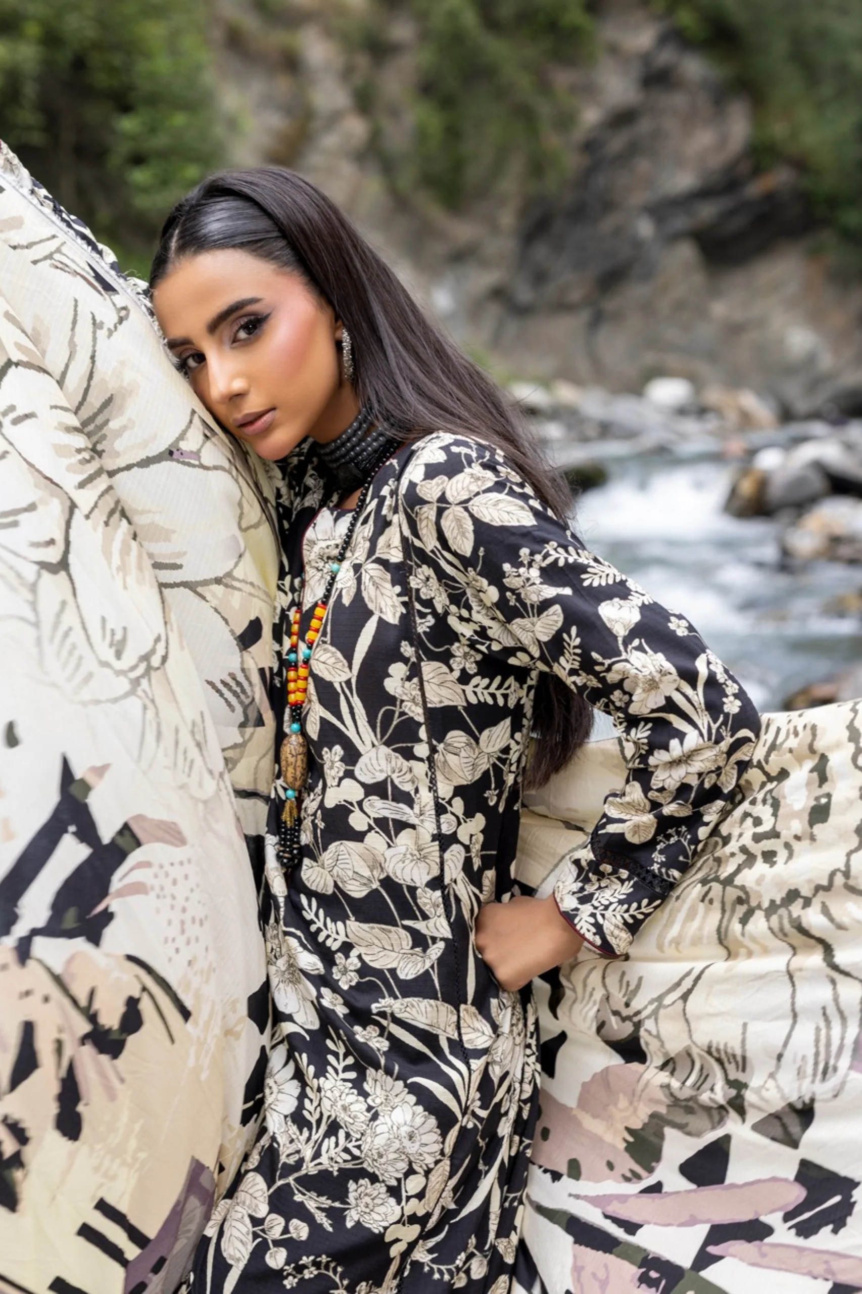 Rang-E-Gul By Paltar Printed Viscose 3PC - Image 5