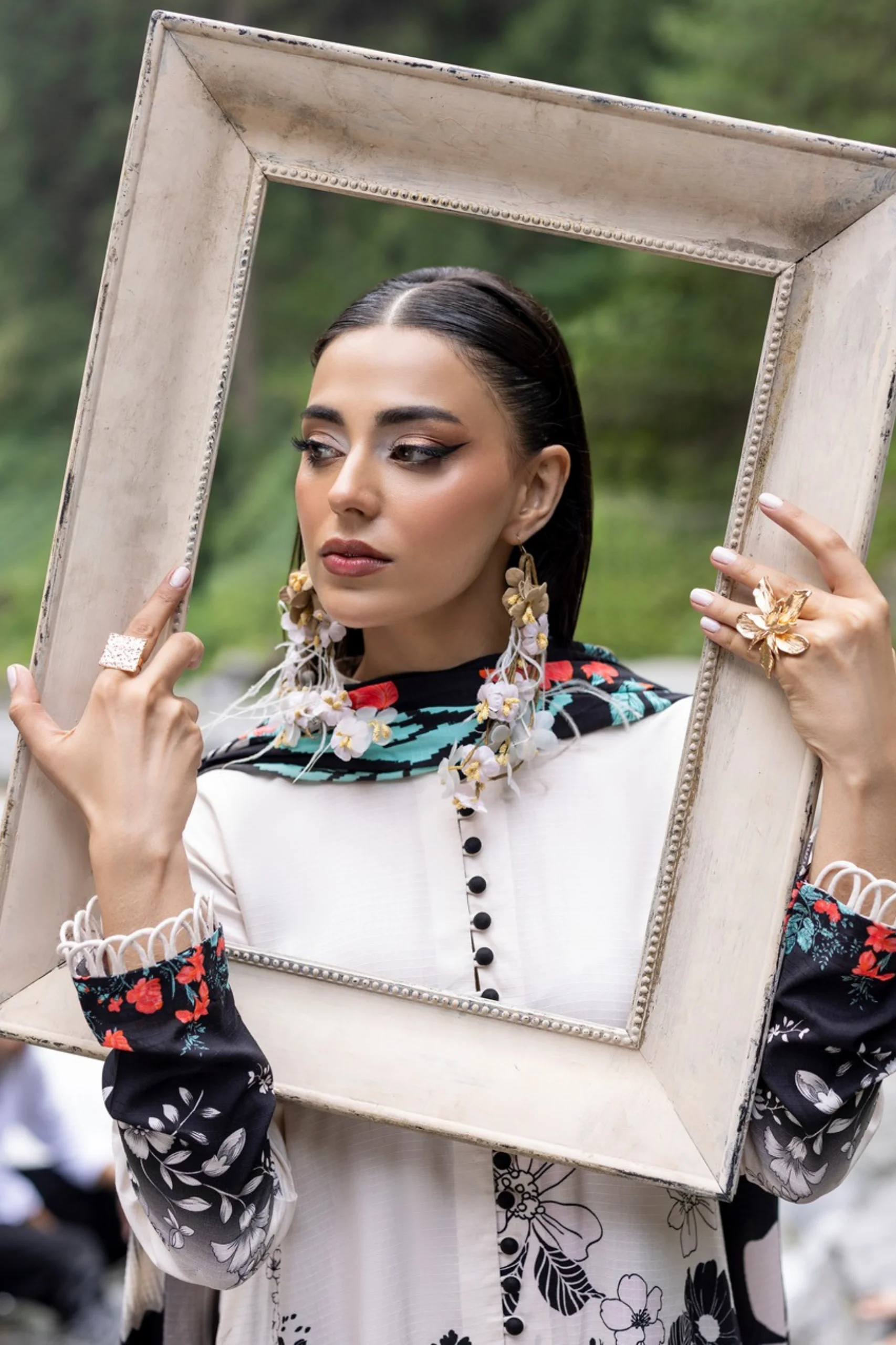 Rang-E-Gul By Paltar Printed Viscose 3PC - Image 5