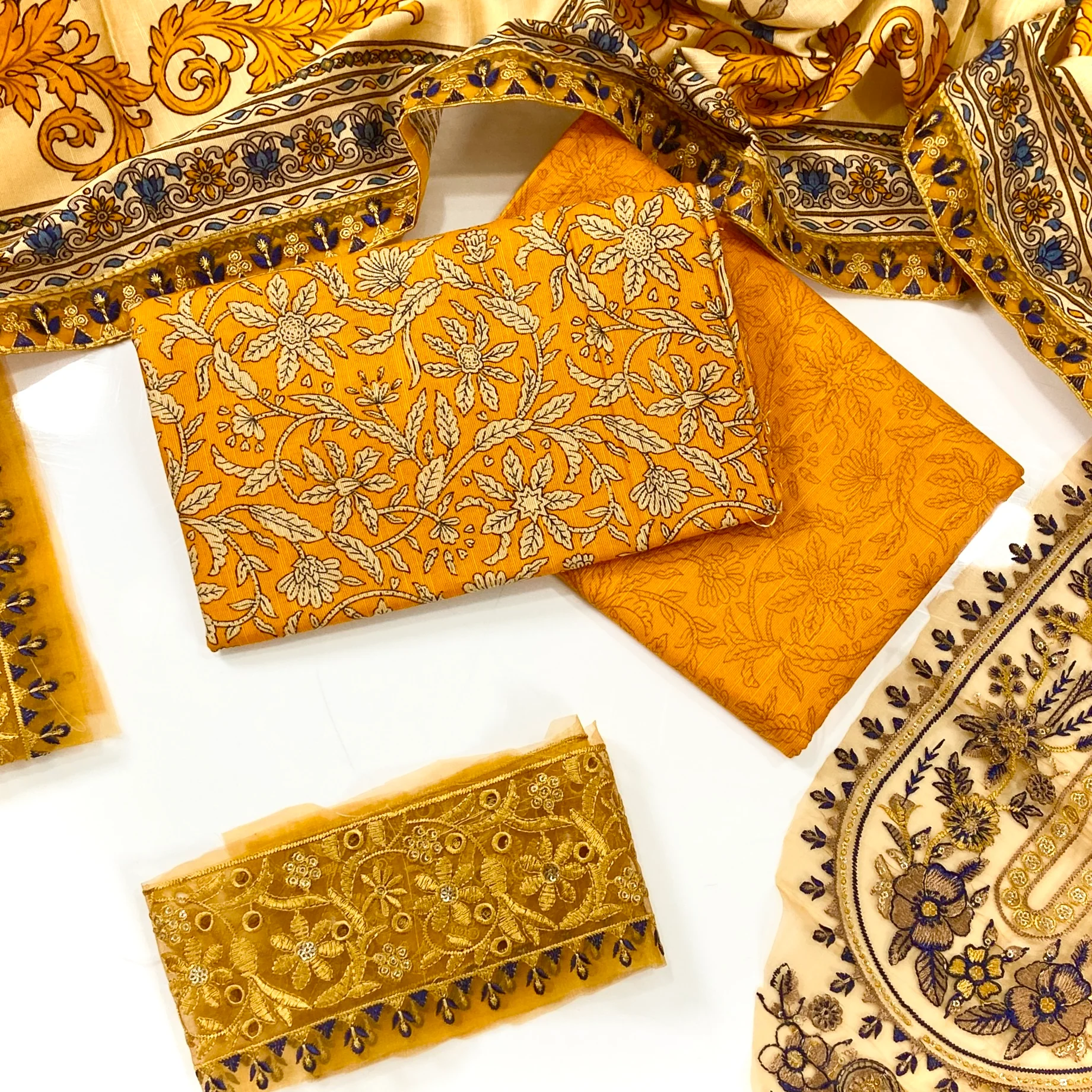 Sapphire Hit Code Khaddar 3PC - Image 2
