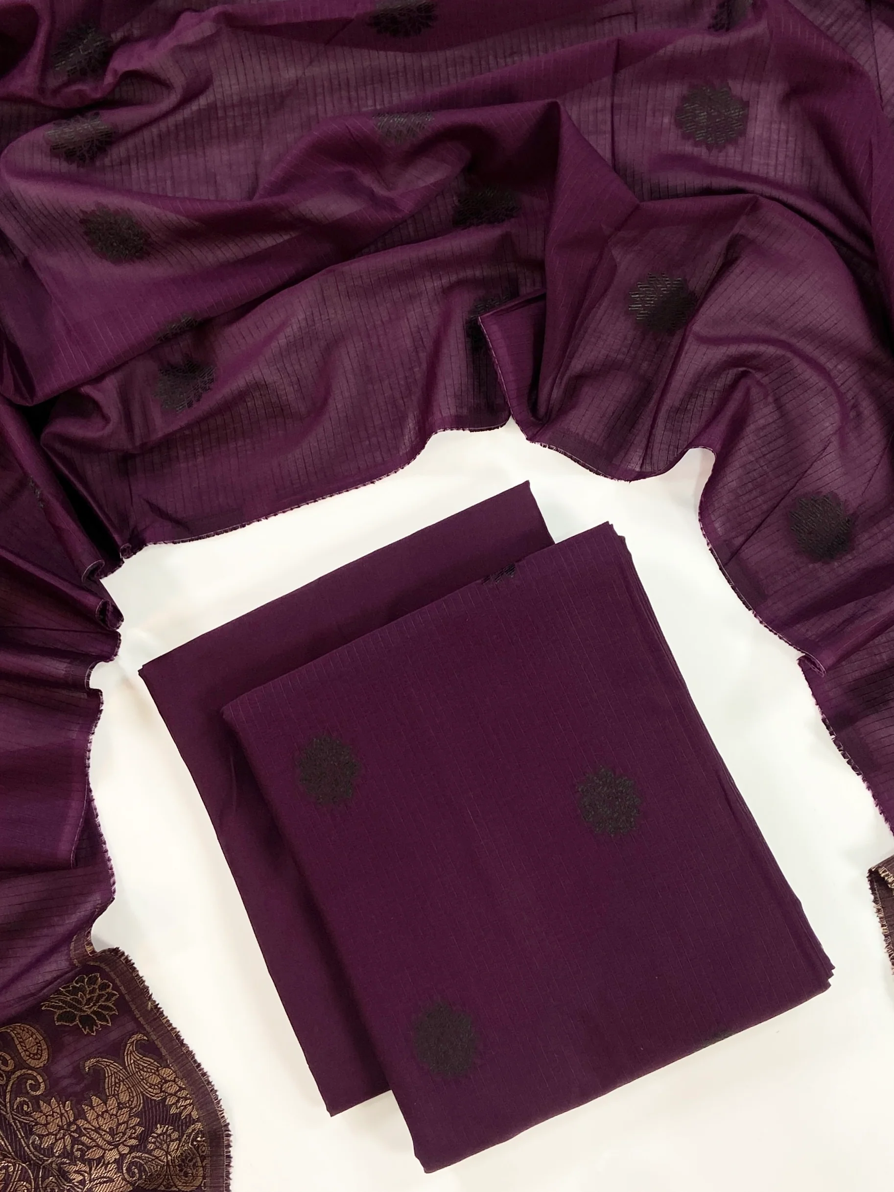 Sapphire Premium Jacqaurd Lawn 3PC - Image 2